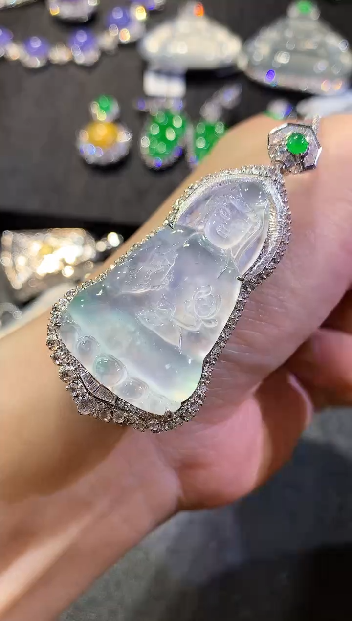 【闪购商品】翡翠吊坠(不含链)18K金镶嵌106-观音42800