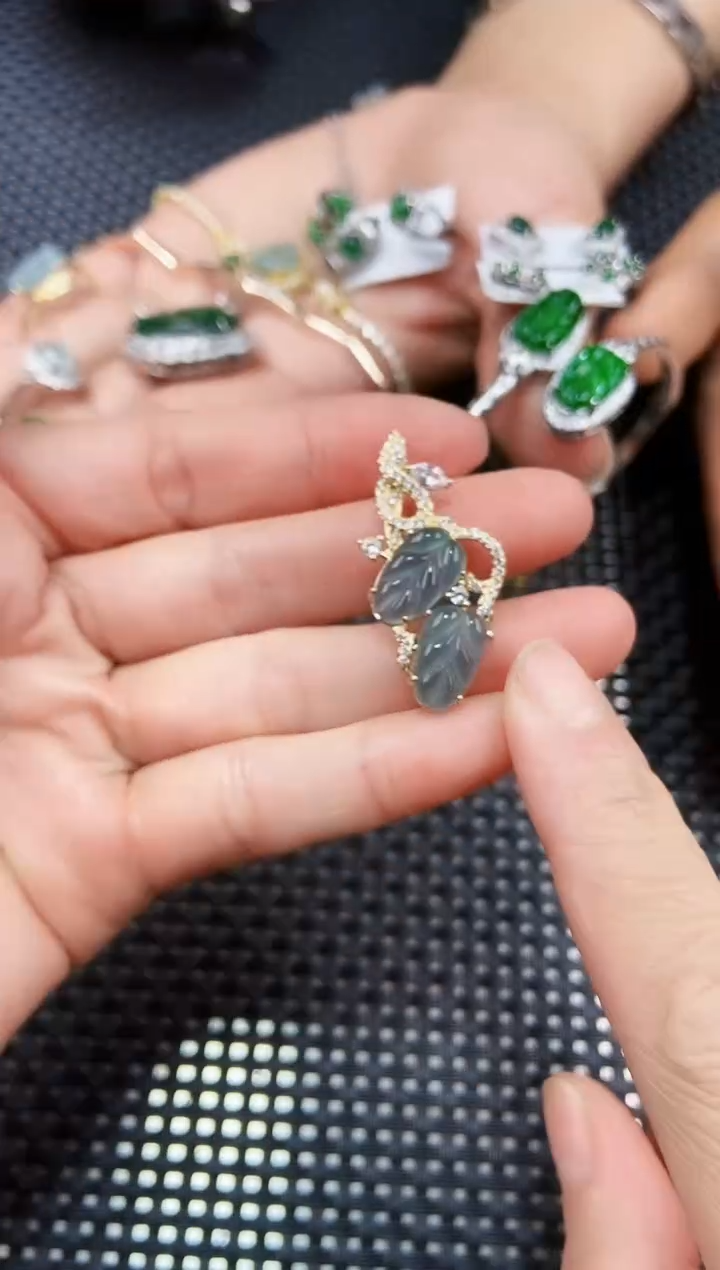 【闪购商品】翡翠吊坠(不含链)未镶嵌111111111