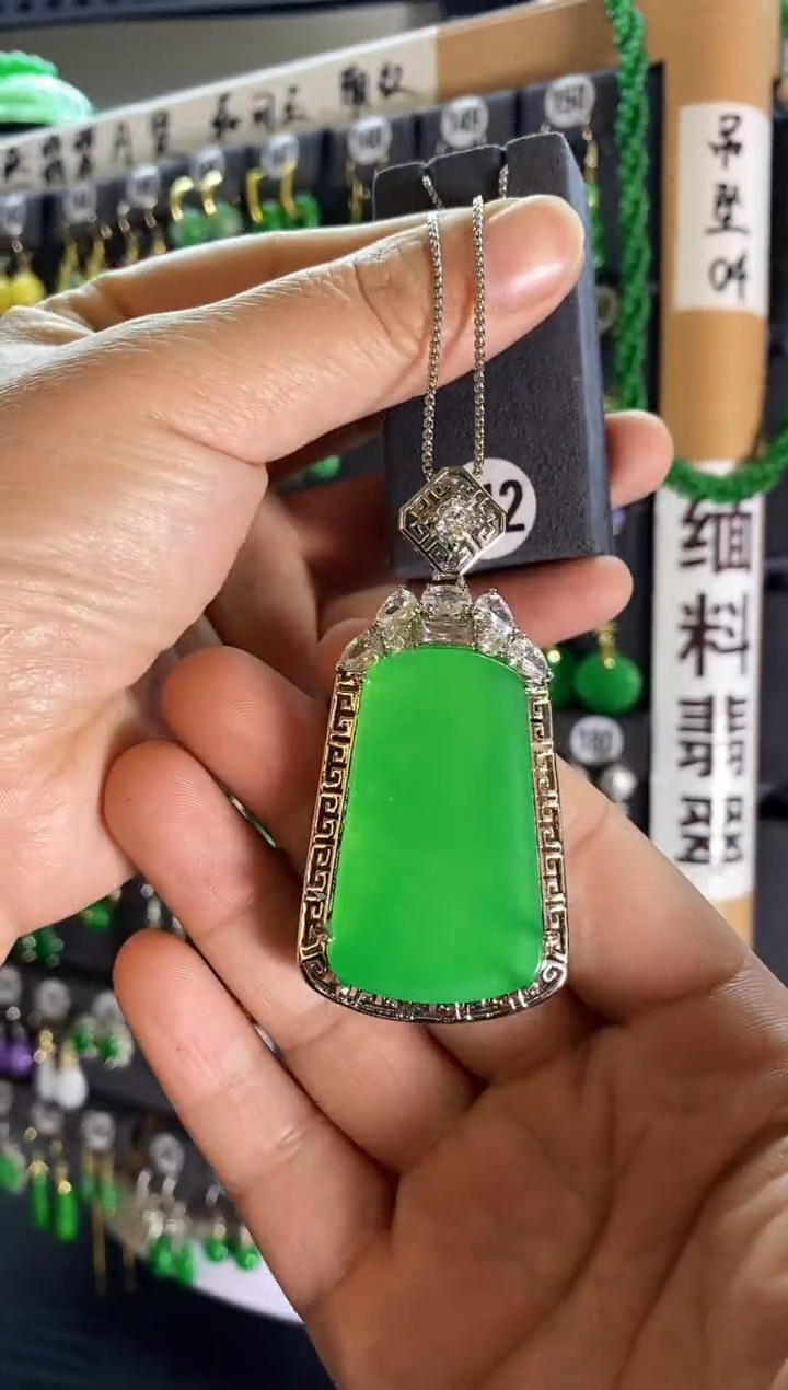 【闪购商品】翡翠耳饰银S925镶嵌212...