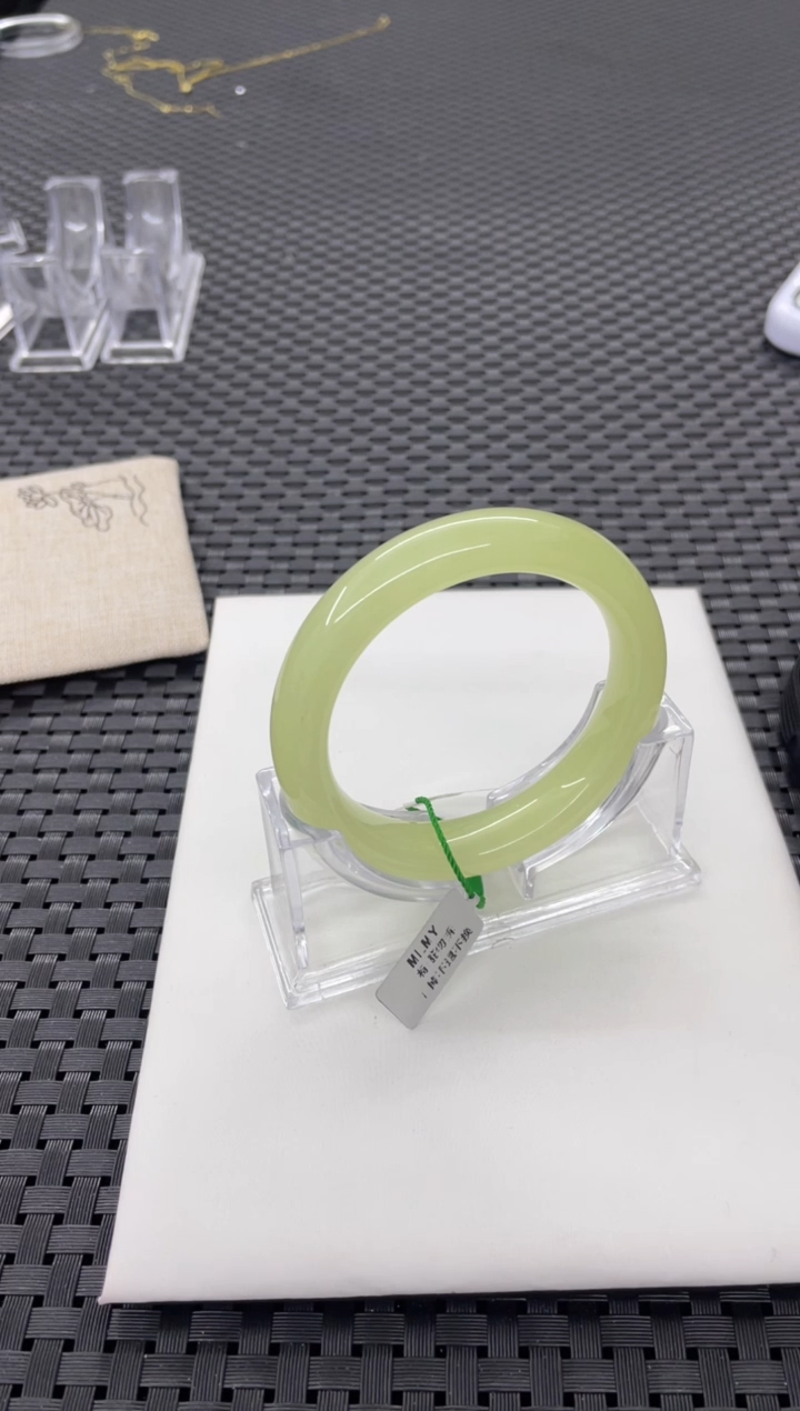 【闪购商品】和田玉手镯一条58未镶嵌(多样性发一件) Z0595