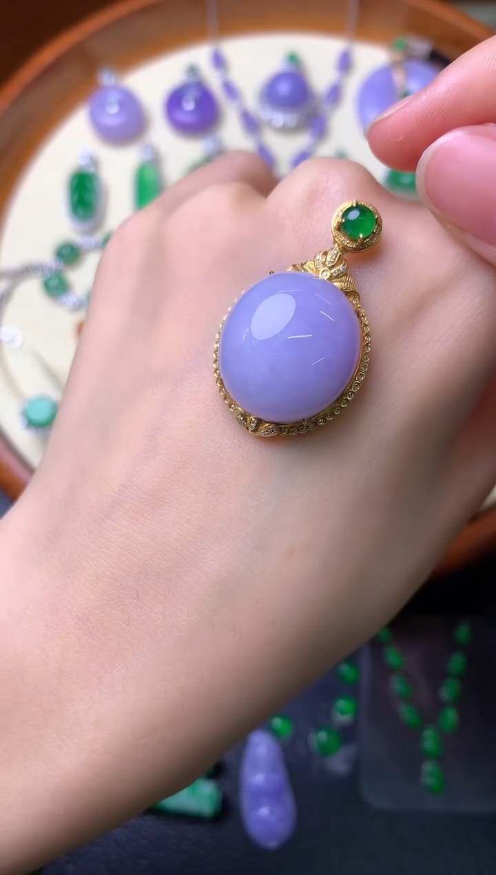 【闪购商品】翡翠吊坠(赠链)18K金镶嵌吊坠