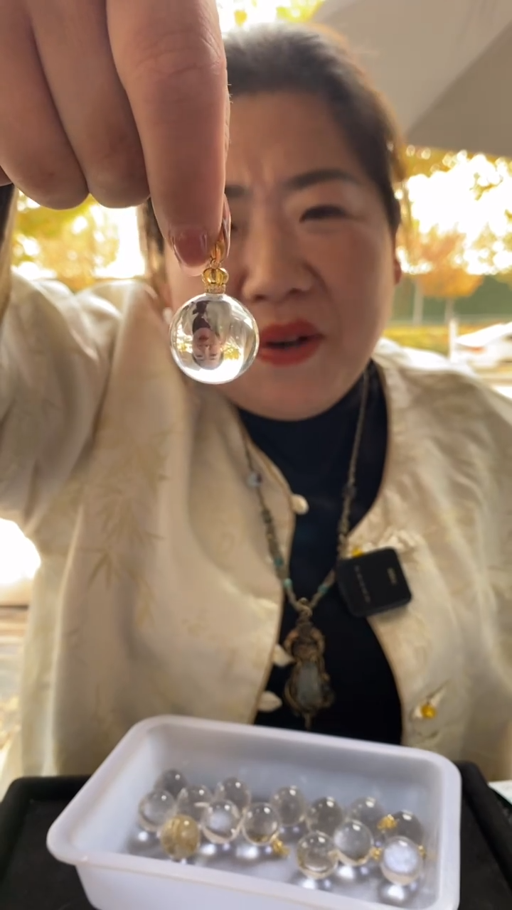 未镶嵌珠宝半成品水晶白水晶圆珠子吊坠D675多样性发其一