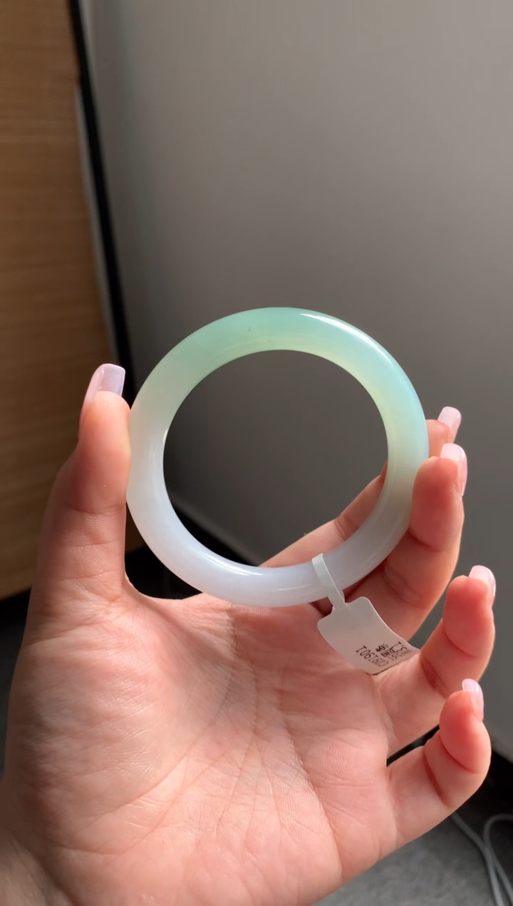 【闪购商品】翡翠手镯未镶嵌56圆条