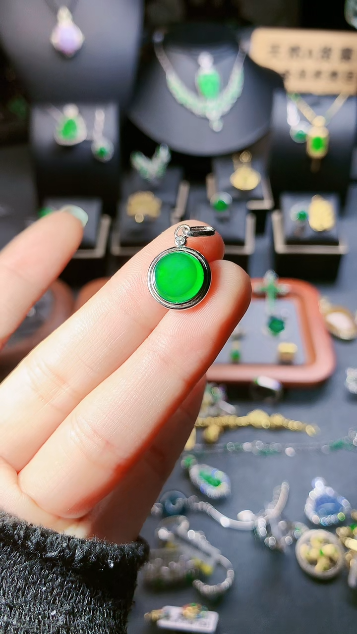 【闪购商品】翡翠吊坠(赠链)银S925镶嵌吊坠