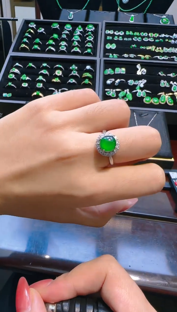 颈饰银S925镶嵌翡翠蛋面戒指