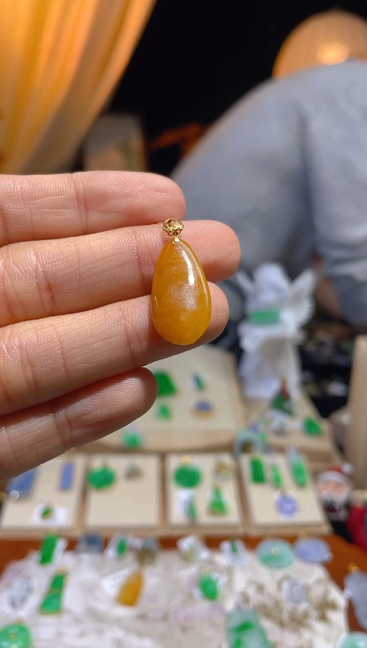 【闪购商品】翡翠颈饰18K金镶嵌假一赔三