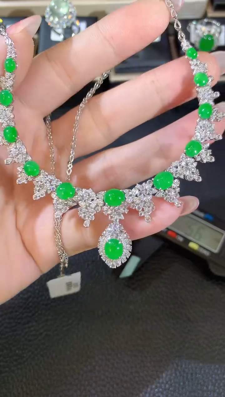 【闪购商品】翡翠套链18K金镶嵌C94 多样性发货一件