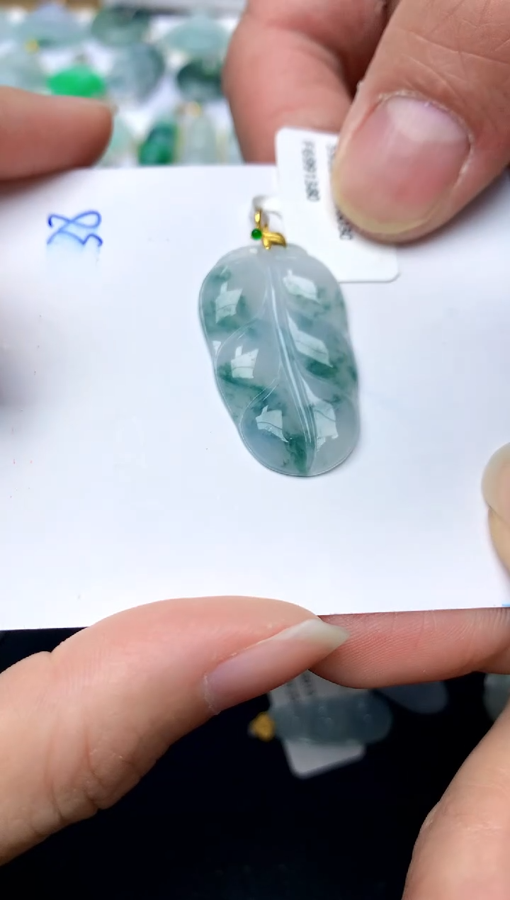 【闪购商品】翡翠颈饰18K金镶嵌38天然A货翡翠