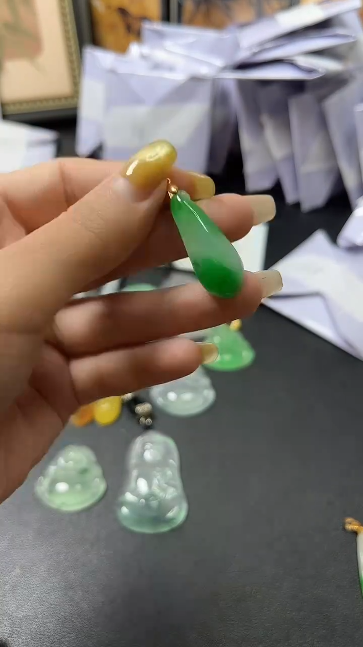 时尚女士精品吊坠