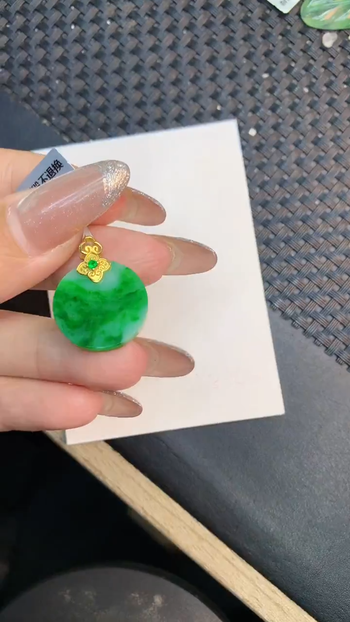 颈饰未镶嵌翡翠1