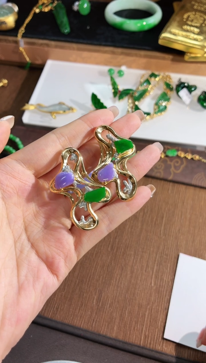 翡翠18K金镶嵌颈饰耳饰