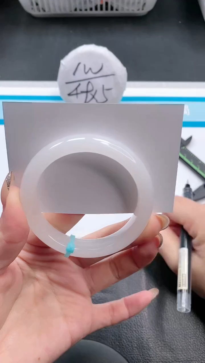 【闪购商品】石英质玉手镯未镶嵌12V21-54