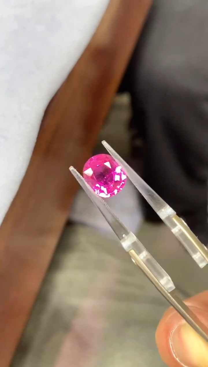 【闪购商品】碧玺裸石未镶嵌3.9ct 53