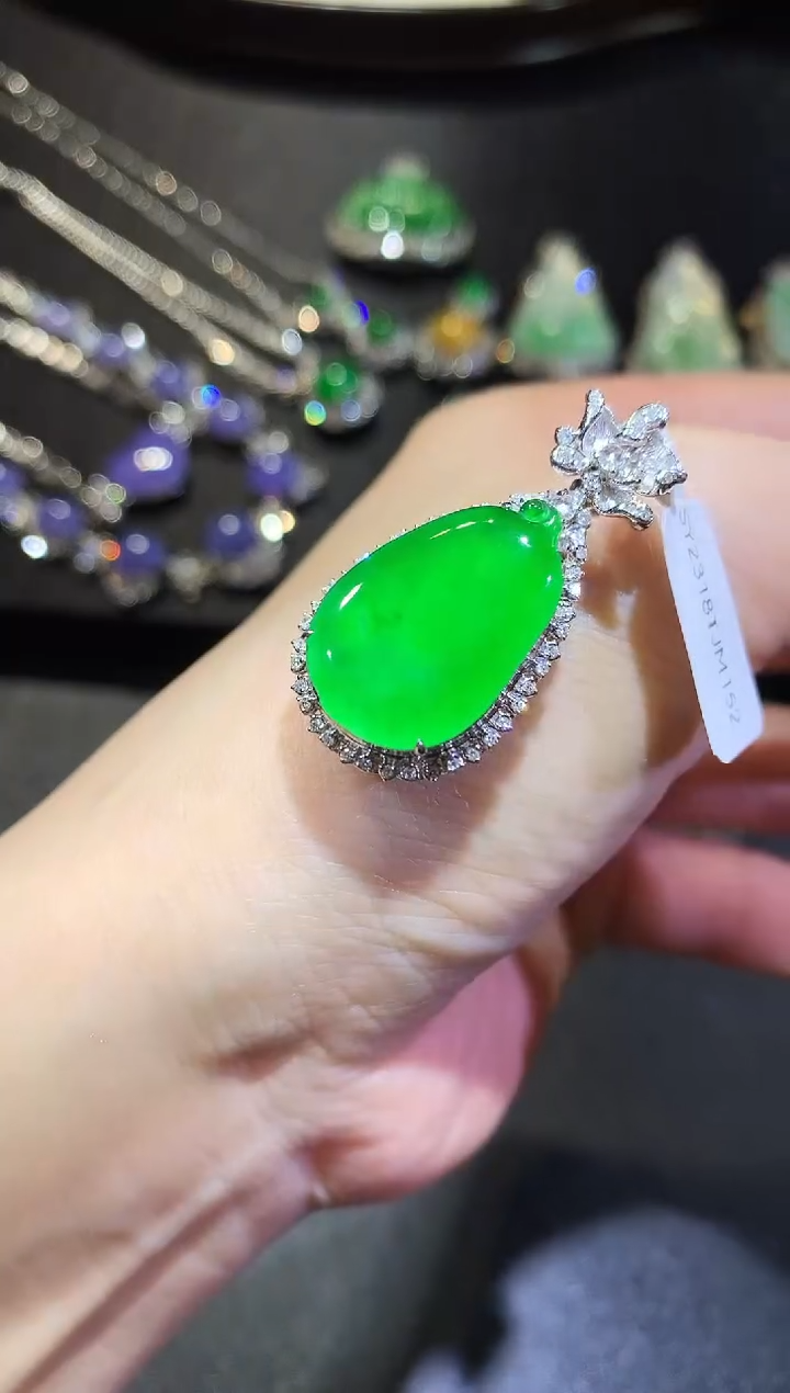 【闪购商品】翡翠吊坠(不含链)18K金镶嵌35-瓜瓜