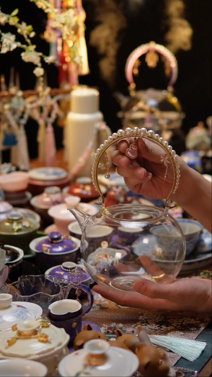 【闪购商品】金色编织把手天久壶