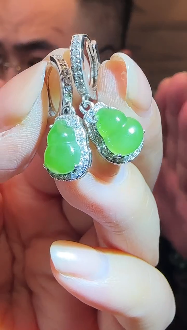 银S925镶嵌和田玉耳饰葫芦