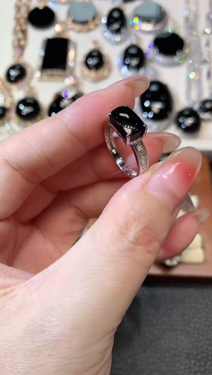 【闪购商品】翡翠戒指18K金镶嵌C81 翡翠