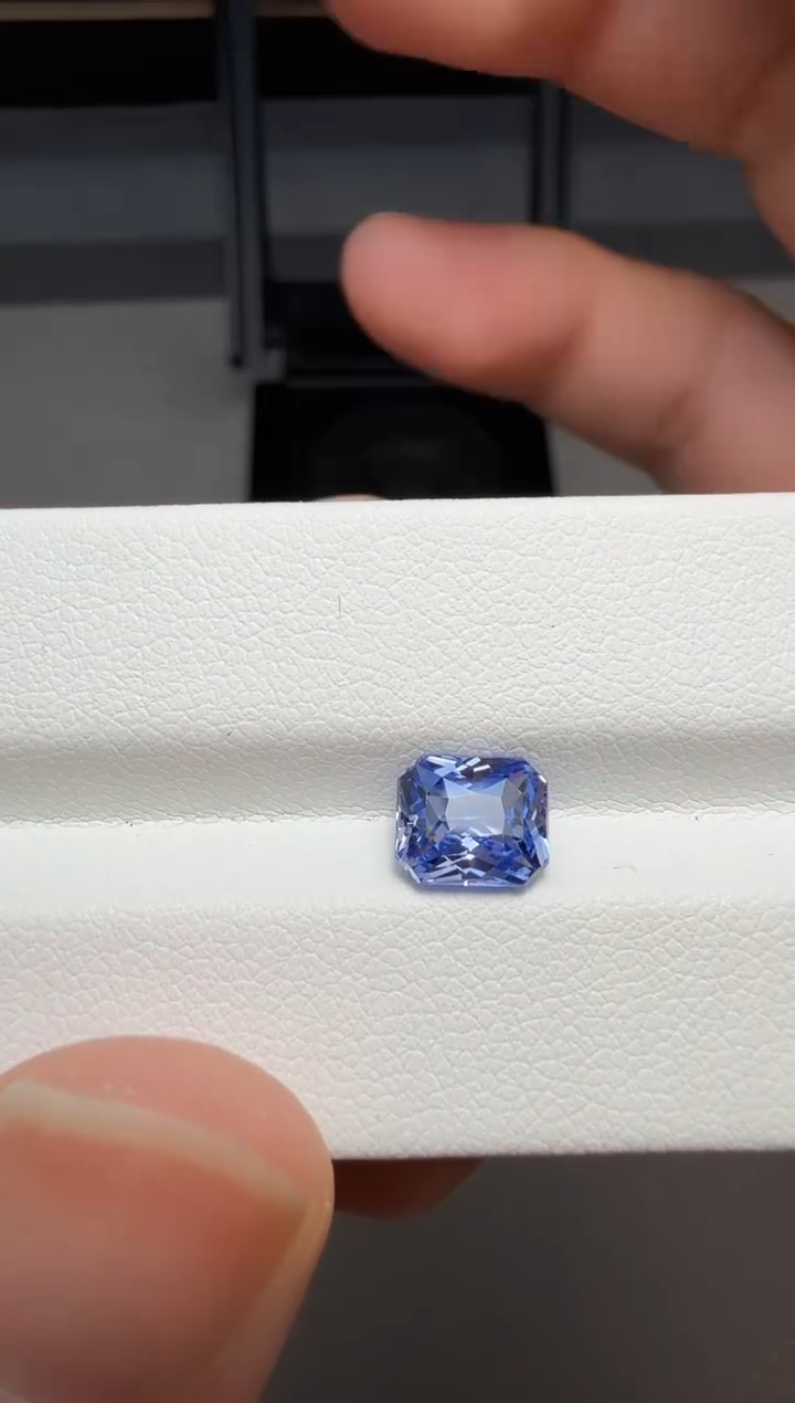 蓝宝石裸石未镶嵌无烧矢车菊2ct-A084-1p