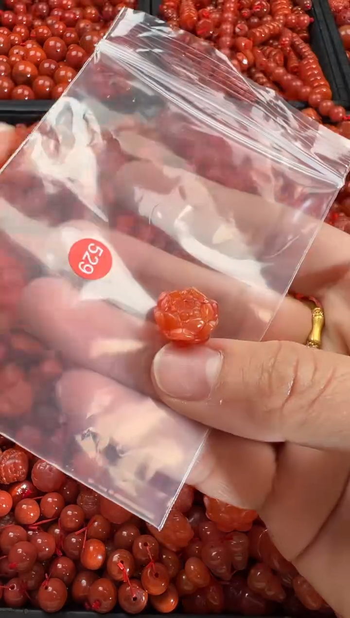 【闪购商品】南红玛瑙颈饰未镶嵌1