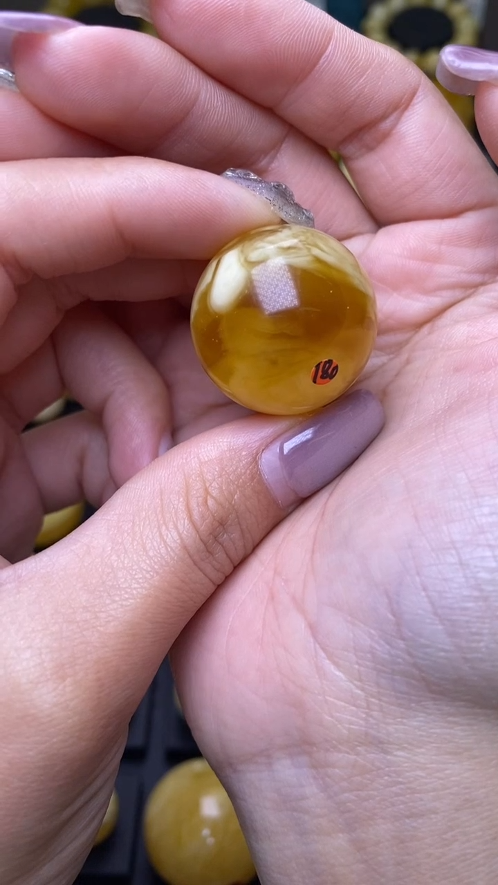 【闪购商品】琥珀裸石未镶嵌小葵.62