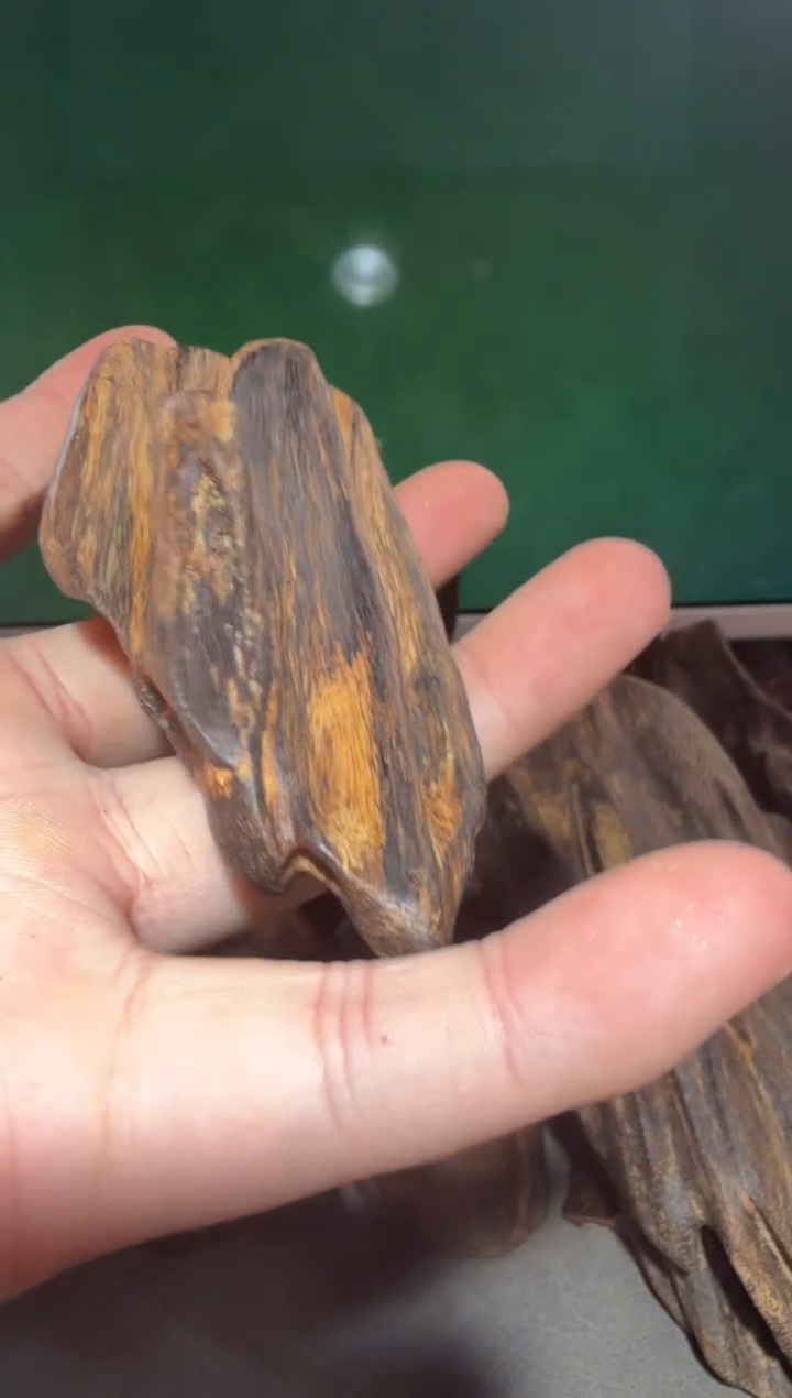 沉香吊坠多样性发