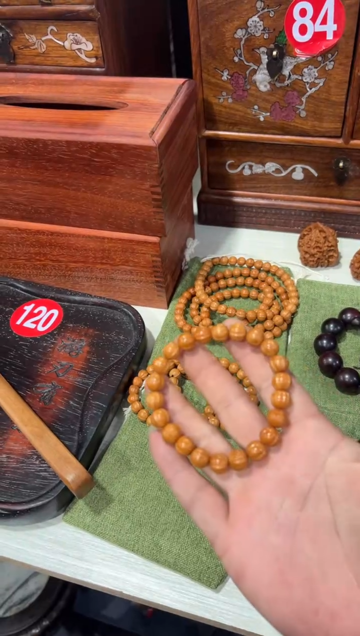 木猴头手串0.9鲨鱼背111