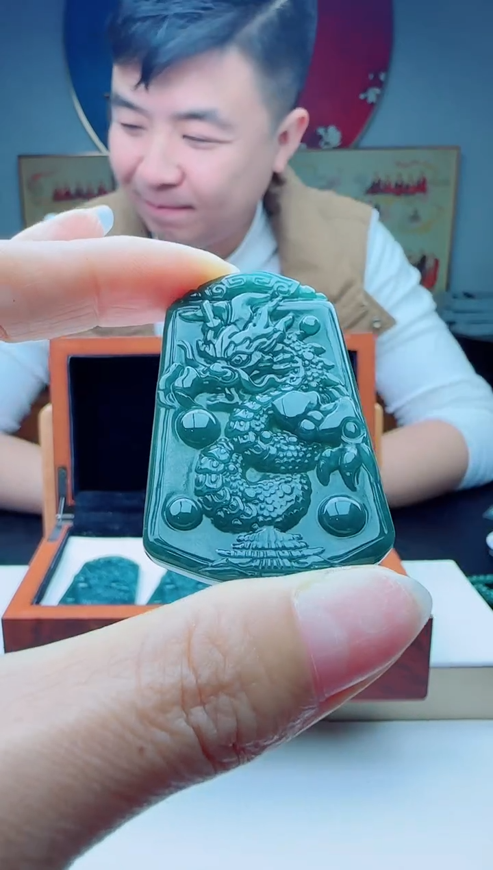 颈饰未镶嵌翡翠多样性发其一