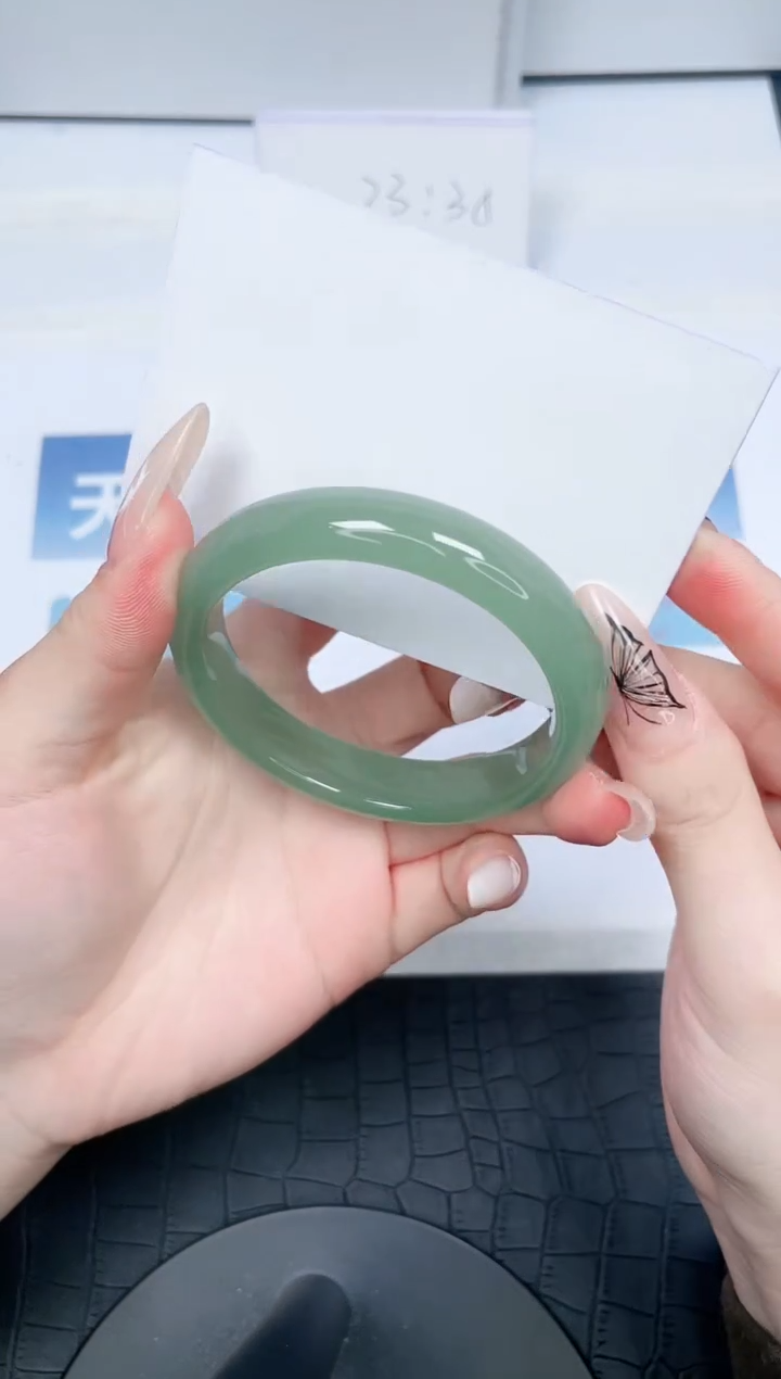 【闪购商品】石英质玉手镯未镶嵌206-56