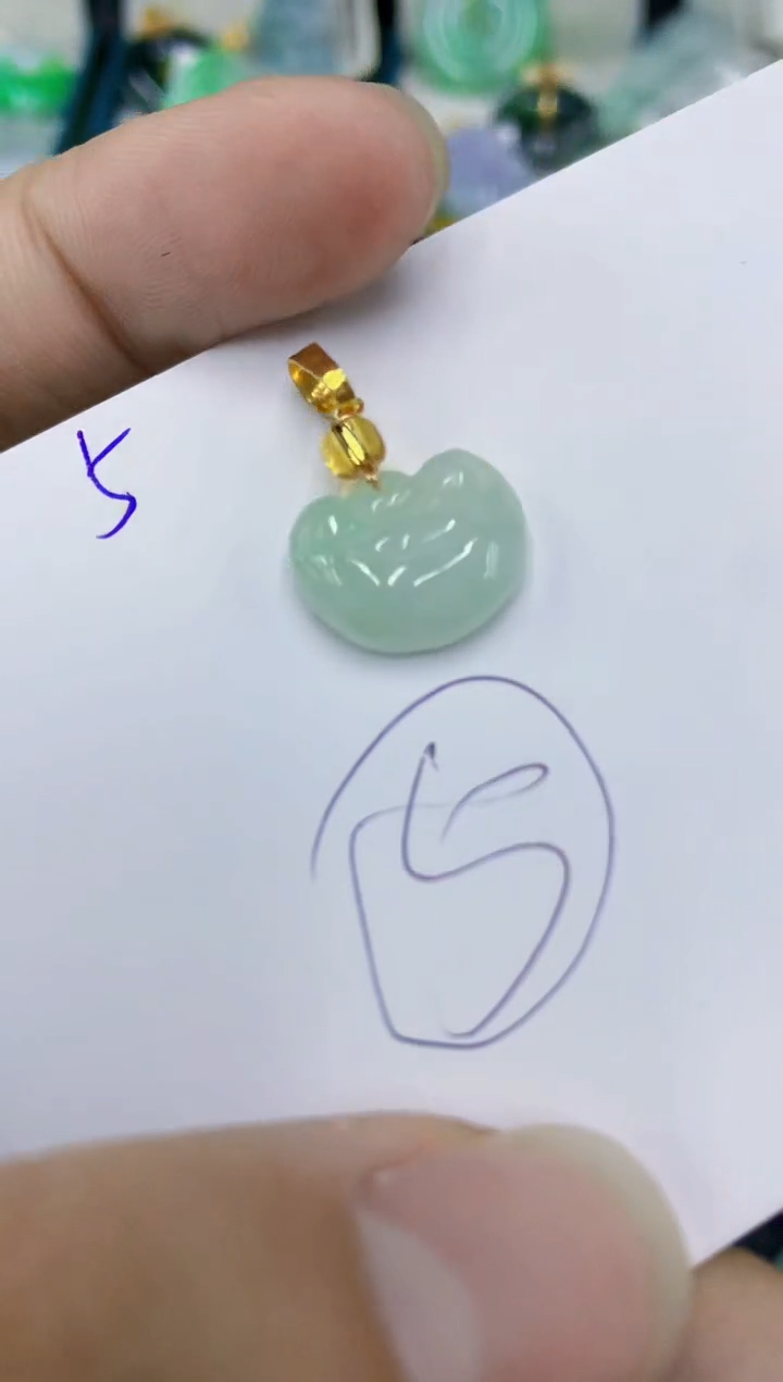 翡翠未镶嵌颈饰1111111111