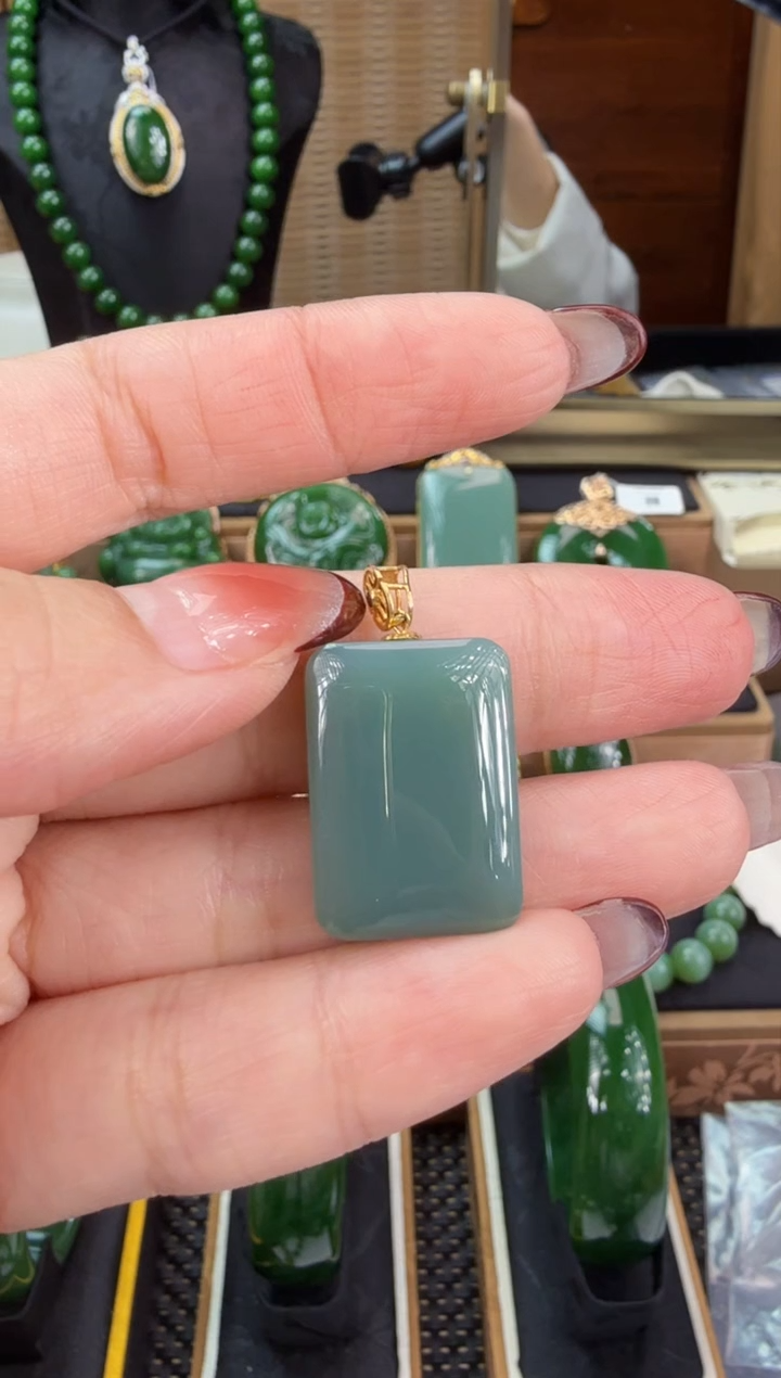 【闪购商品】和田玉（碧玉）吊坠(不含链)18K金镶嵌 