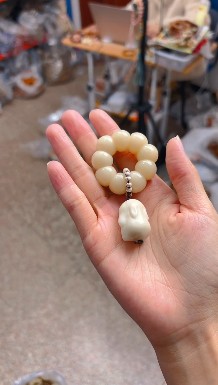 吊坠菩提根/象牙果荔枝栋手捻  白色兔
