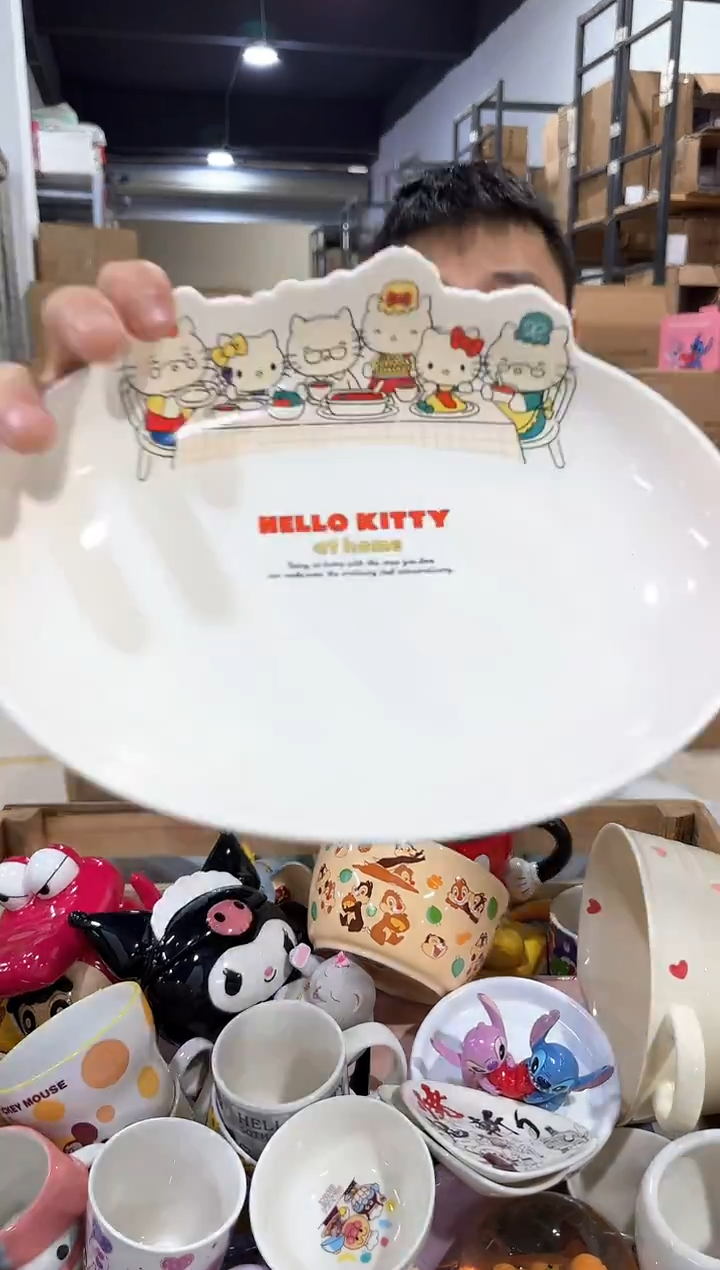瓷片原盒kt猫一家人餐盘
