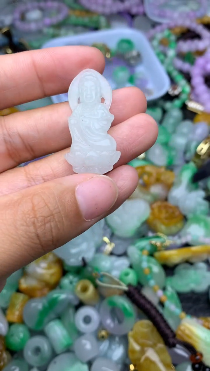 颈饰未镶嵌翡翠天然缅甸翡翠吊坠
