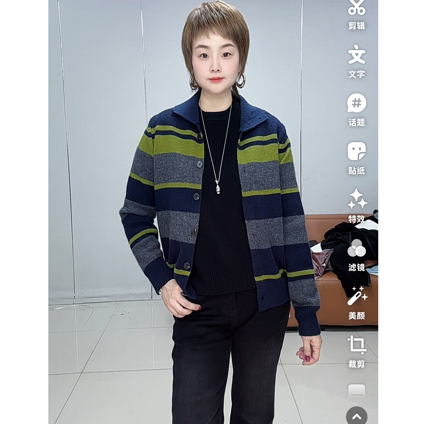 小施家马白高端时尚条纹拼色翻领针织开衫9057