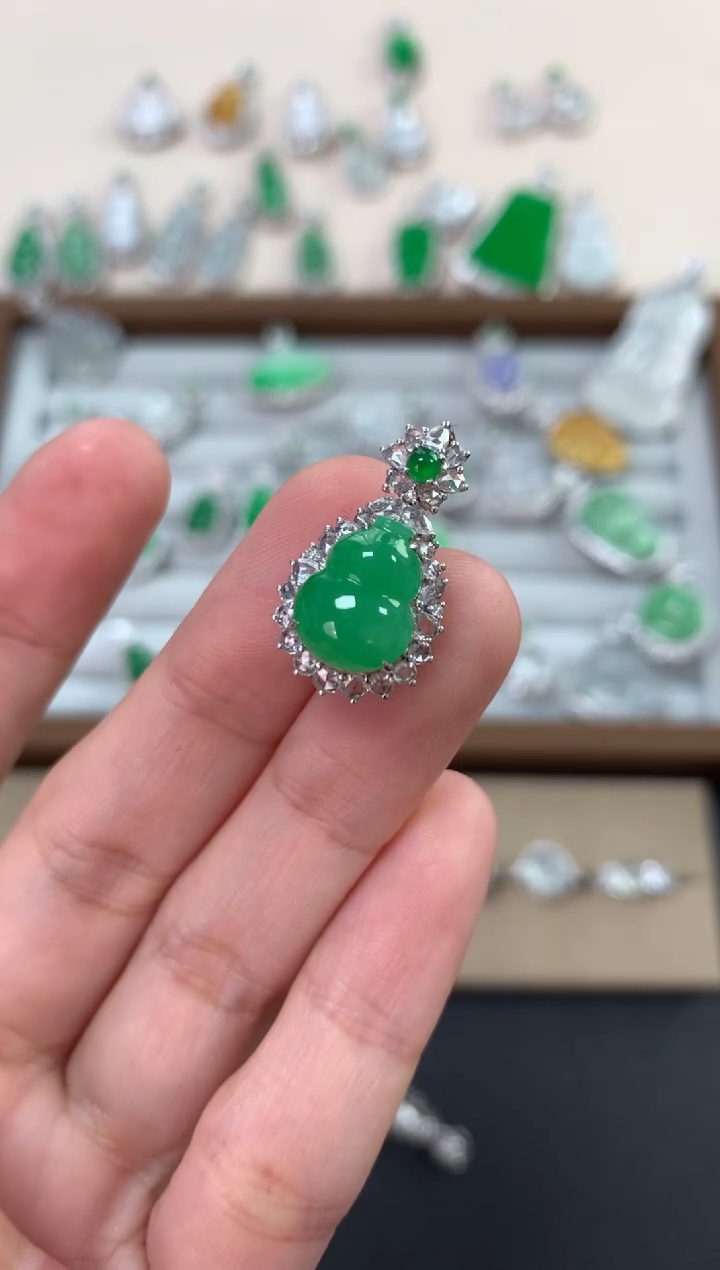 【闪购商品】翡翠18K金镶嵌吊坠(不含链)葫芦吊坠14800