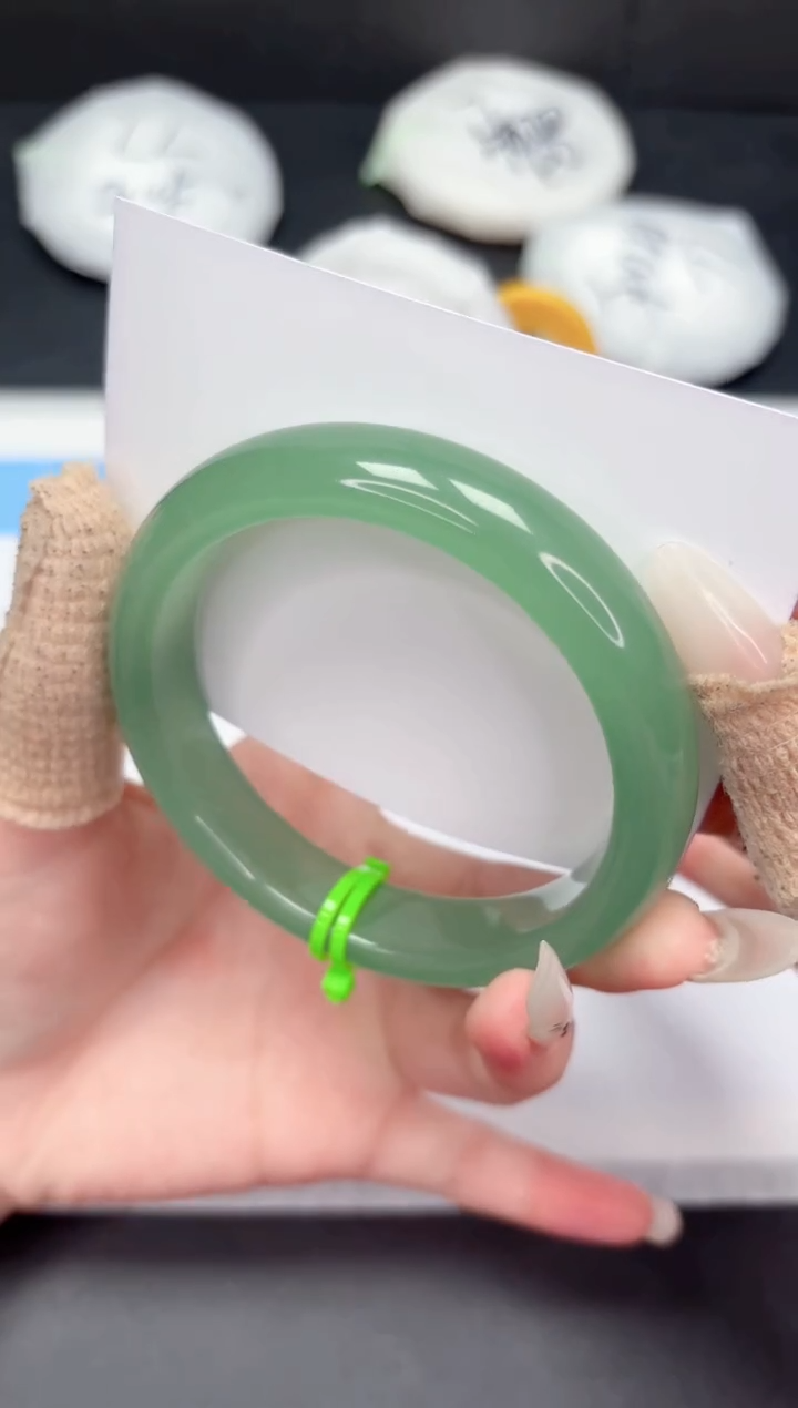 【闪购商品】石英质玉手镯未镶嵌305-56.7