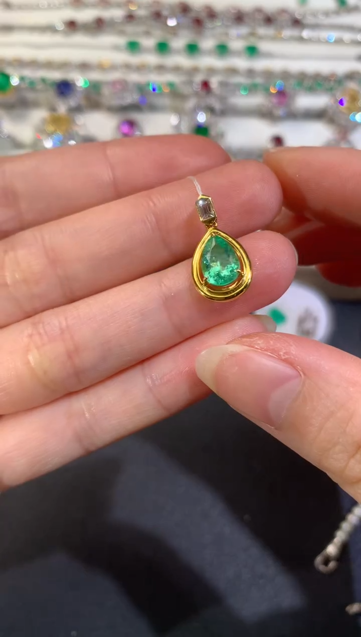 【闪购商品】祖母绿吊坠18K金镶嵌Z88|4800