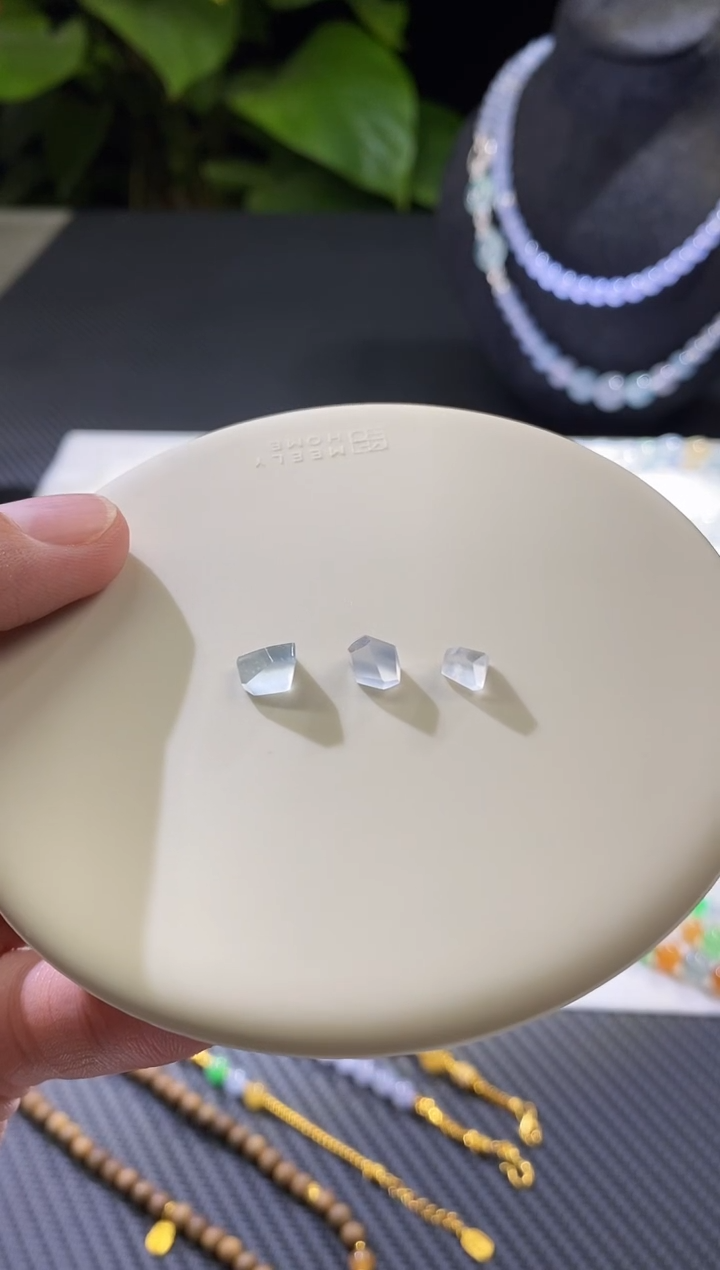 【闪购商品】翡翠挂件未镶嵌一手随行