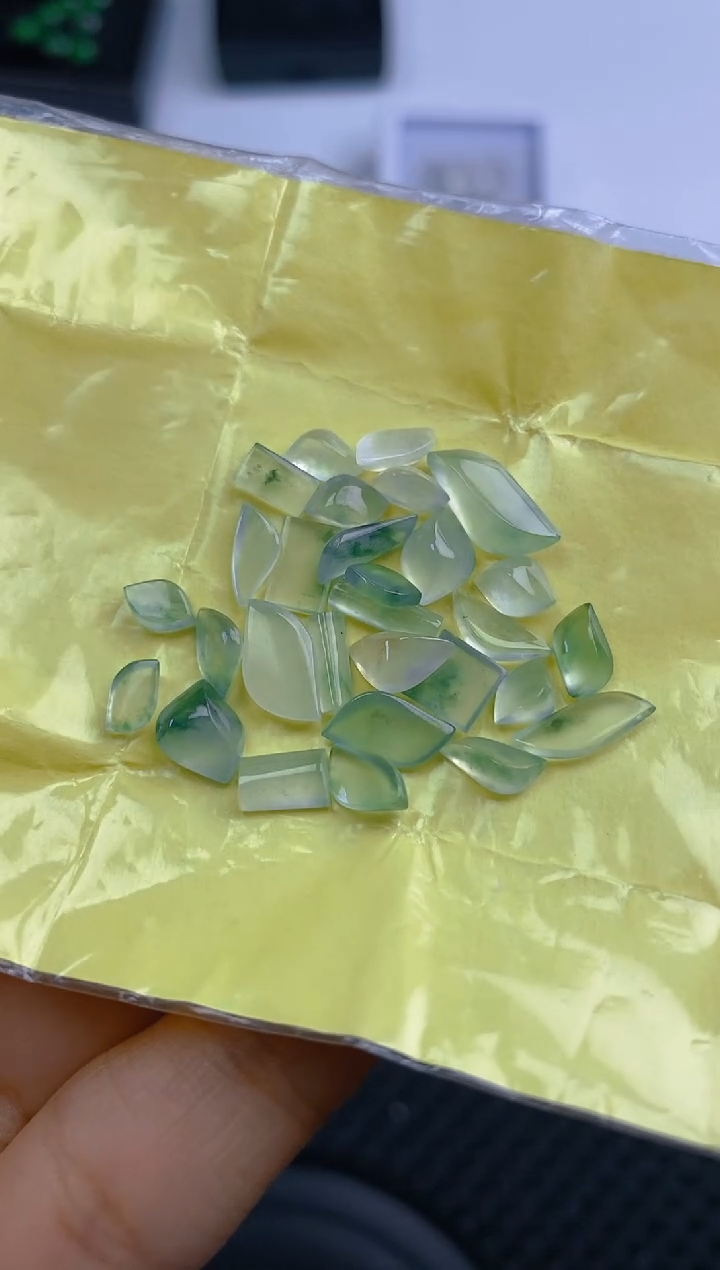 定制翡翠未镶嵌天然翡翠蛋面26