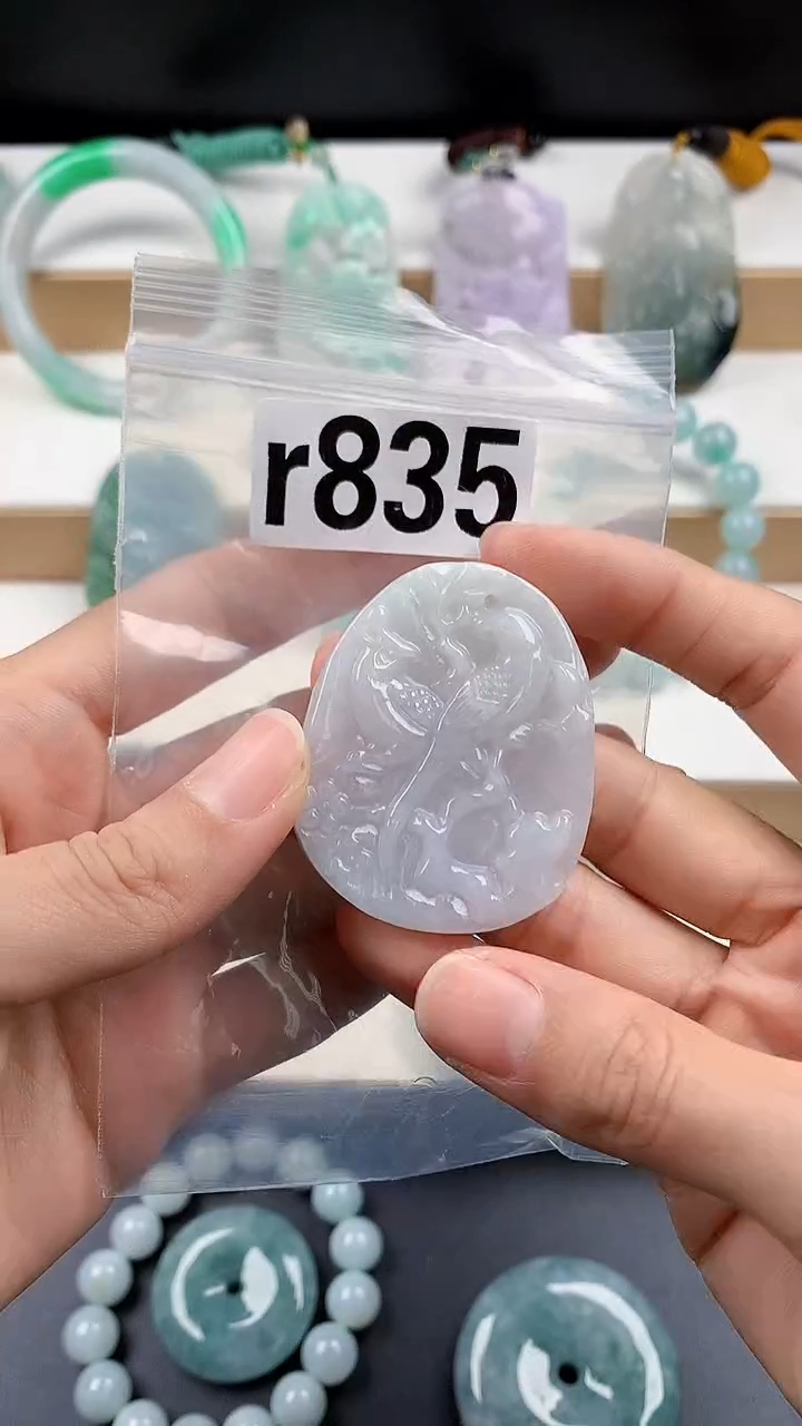 颈饰未镶嵌翡翠天然翡翠吊坠挂件