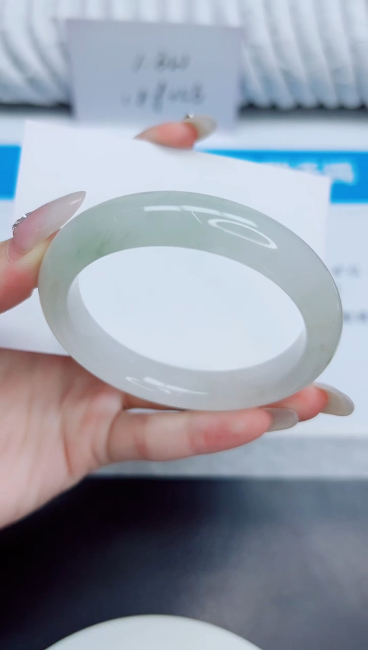 未镶嵌手镯石英质玉277/56.4