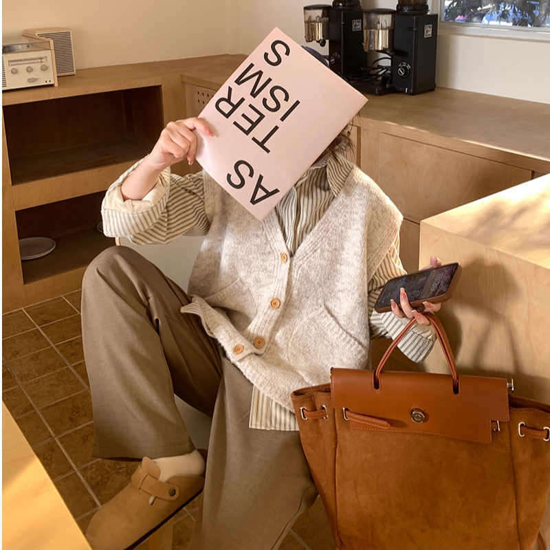 2024秋冬新款 韩系休闲减龄纽扣v领口袋花色无袖针织马甲叠穿上衣