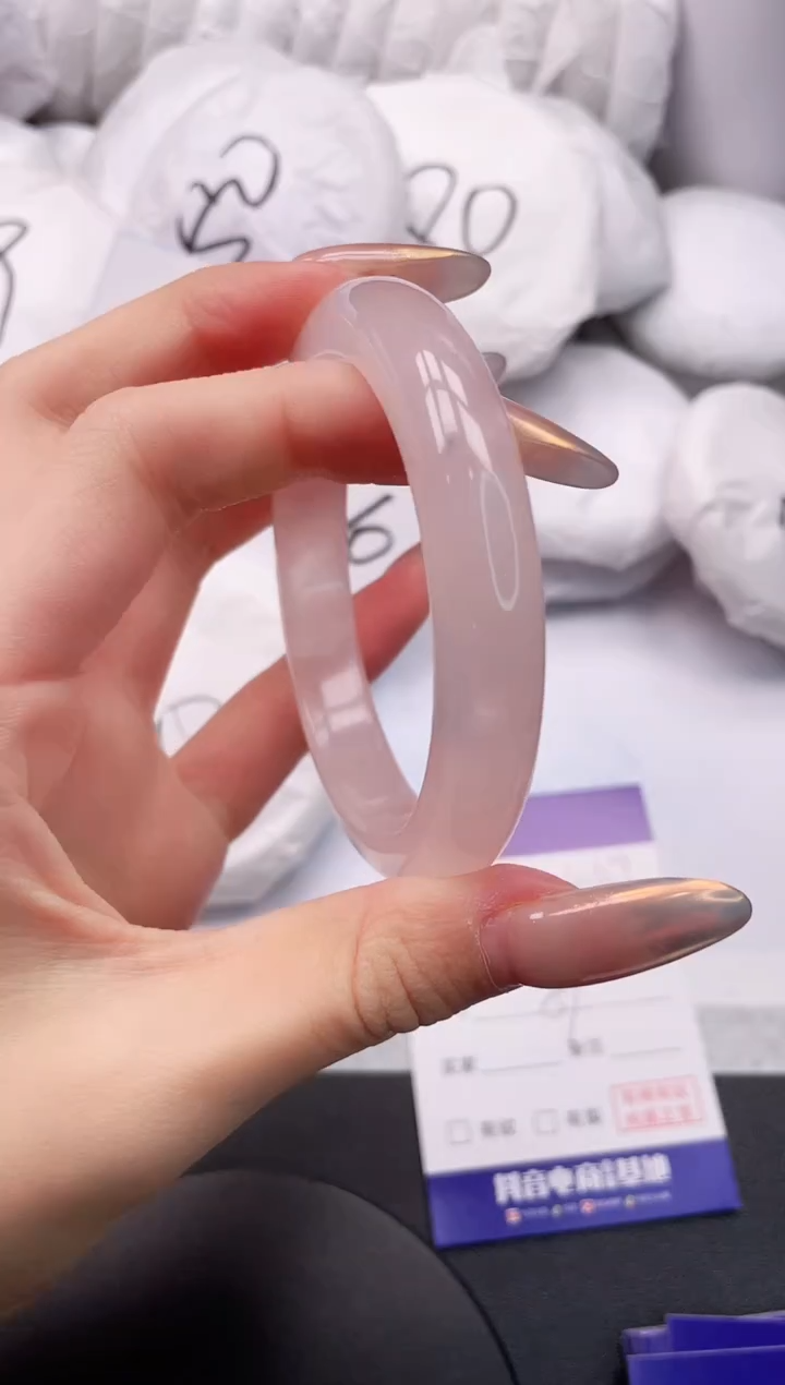 【闪购商品】石英质玉手镯未镶嵌7K457-57