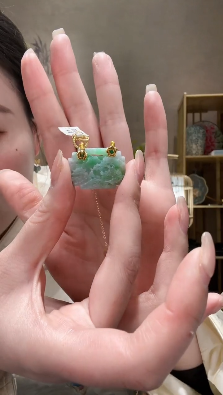 【闪购商品】翡翠颈饰未镶嵌吊坠