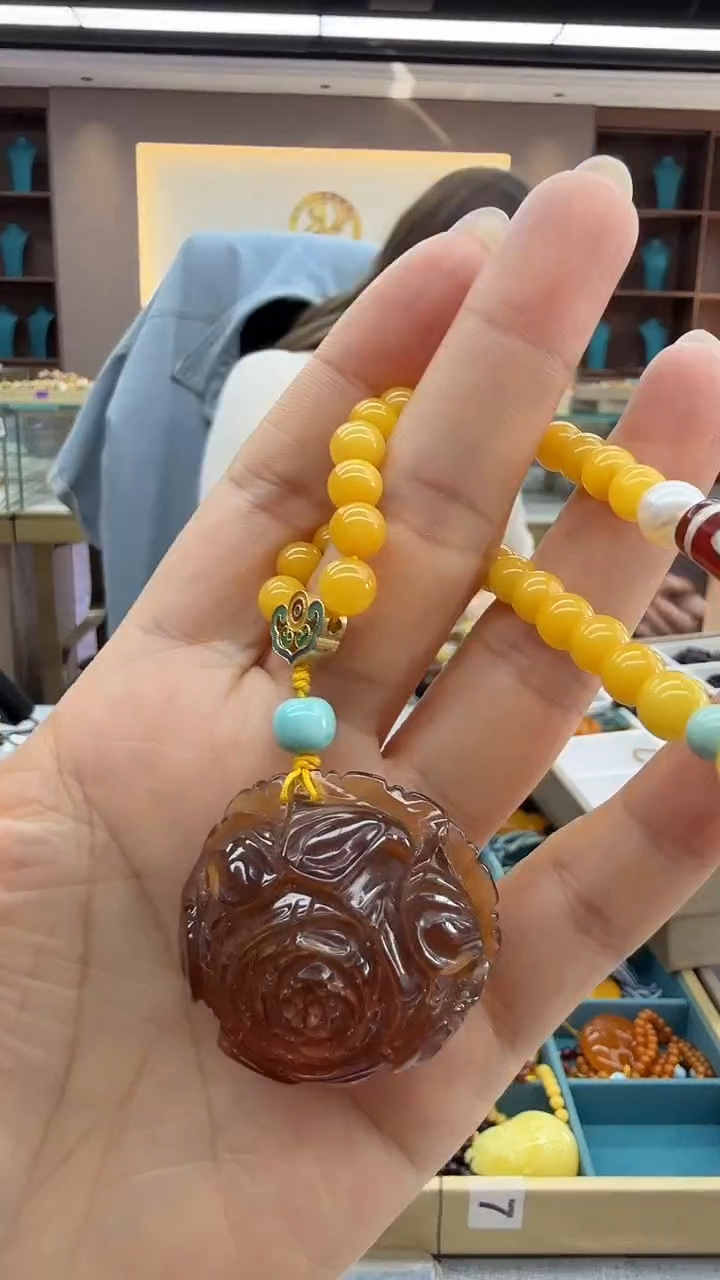 琥珀颈饰未镶嵌228秒拍号 假一罚三 