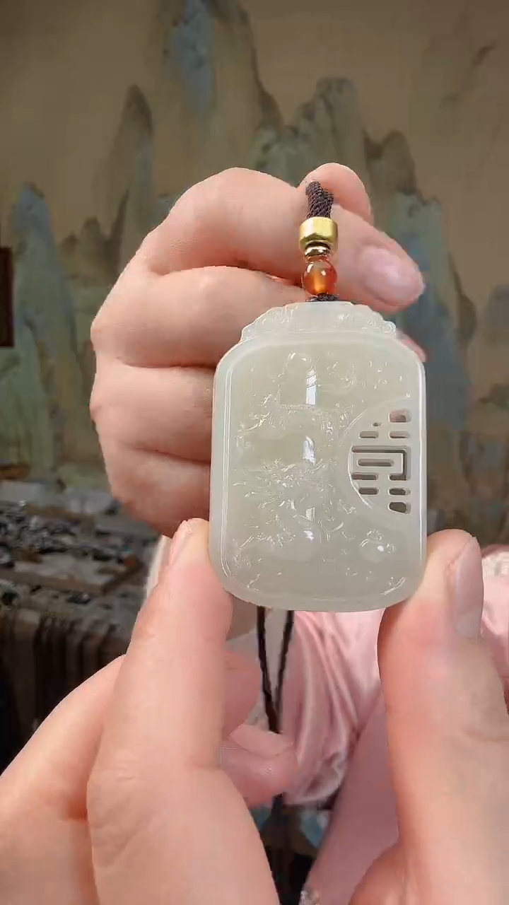 颈饰未镶嵌和田玉.