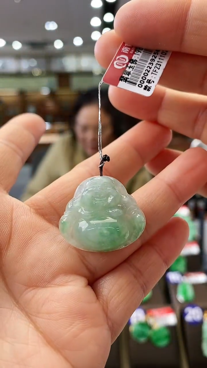 【闪购商品】翡翠颈饰未镶嵌佛公 