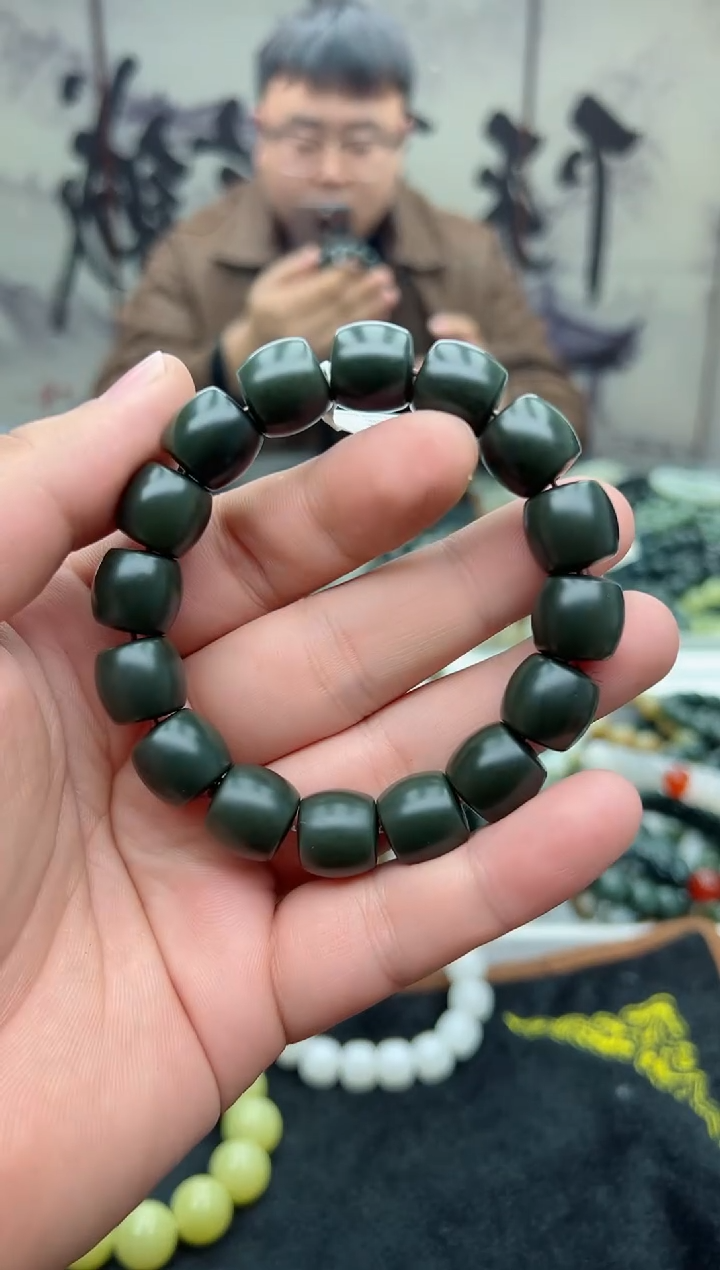 【闪购商品】和田玉手串未镶嵌沙枣青14