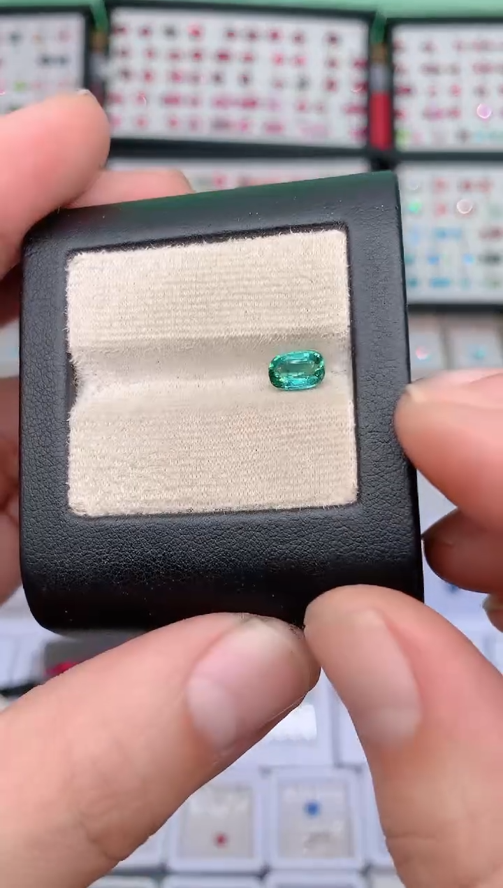 未镶嵌裸石碧玺0.99ct天然