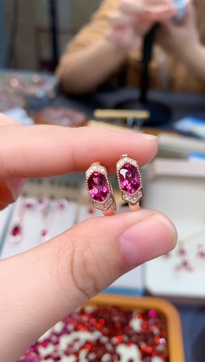 【闪购商品】石榴石耳扣银S925镶嵌天然镁铝